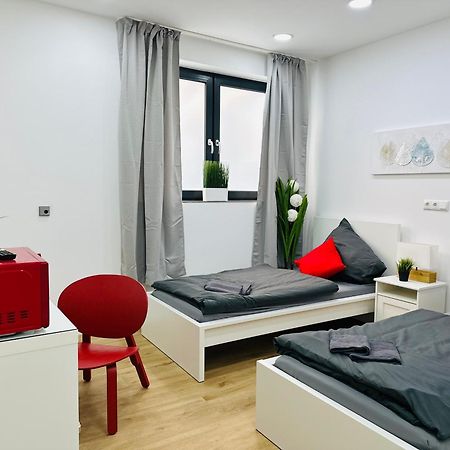 Doppelzimmer Mira 4 Pulheim Bagian luar foto