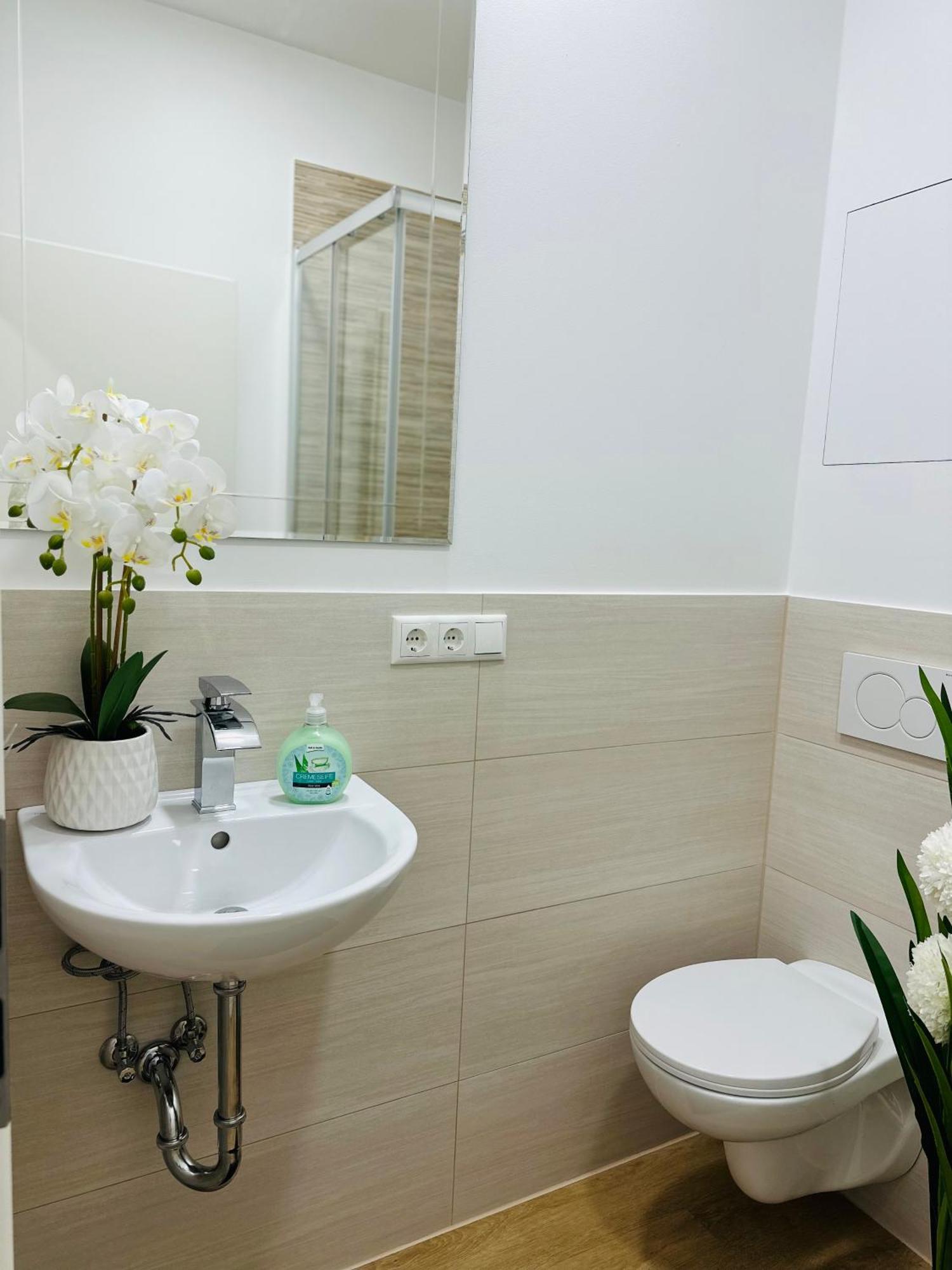 Doppelzimmer Mira 4 Pulheim Bagian luar foto